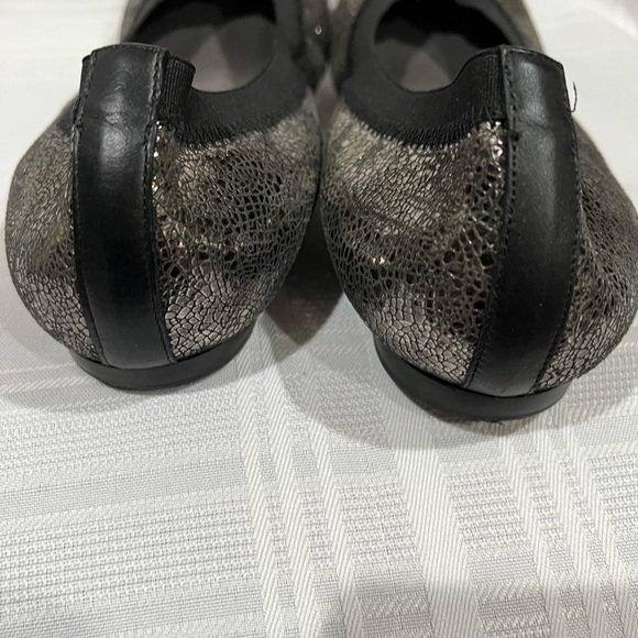 - Stuart Weitzman  sparkling silver metallic ballet flats size 38/7 - Picture 5 of 7